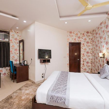 Nikko Blue - Boutique Hotel Гургаон Экстерьер фото