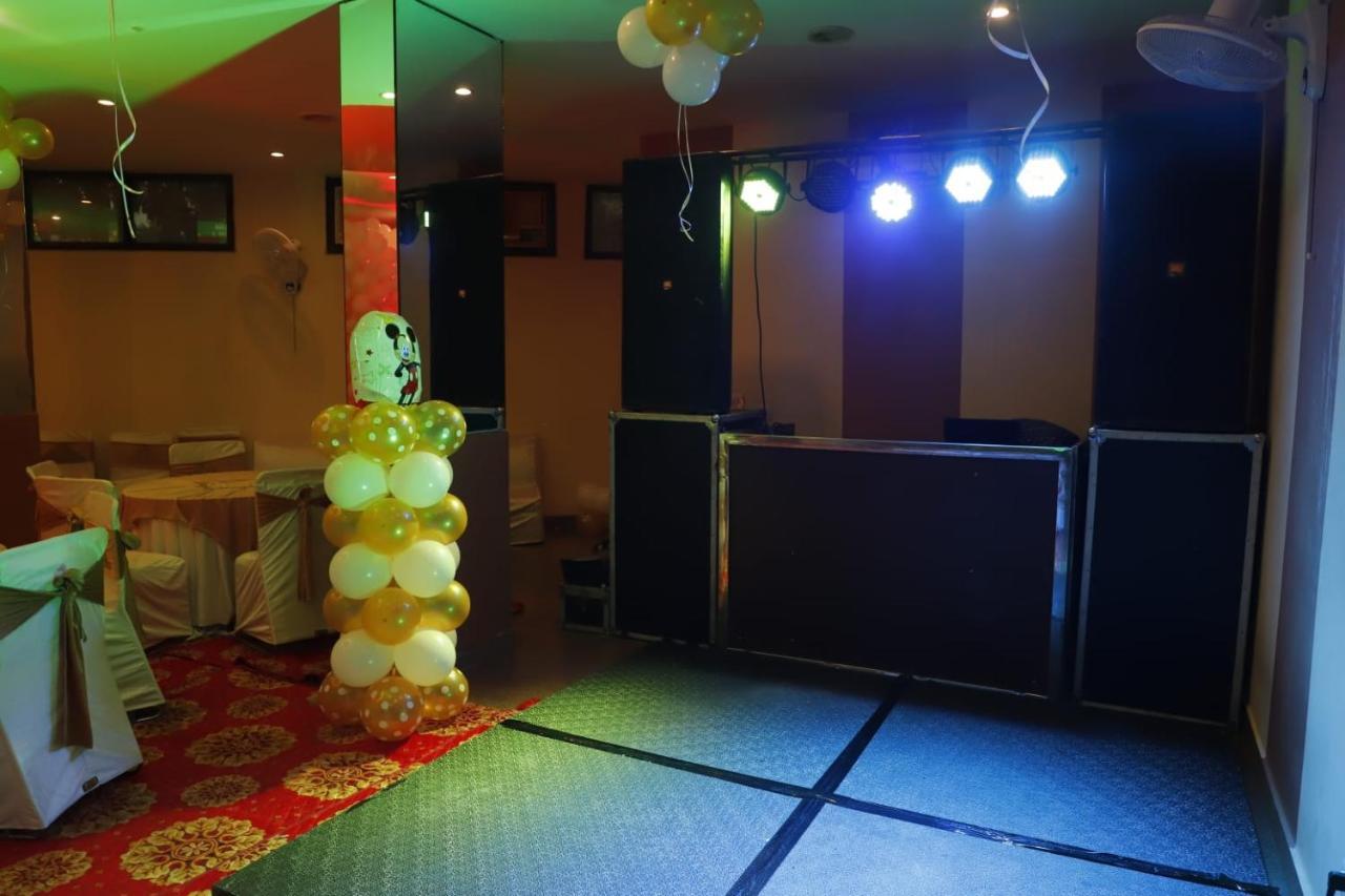 Nikko Blue - Boutique Hotel Гургаон Экстерьер фото