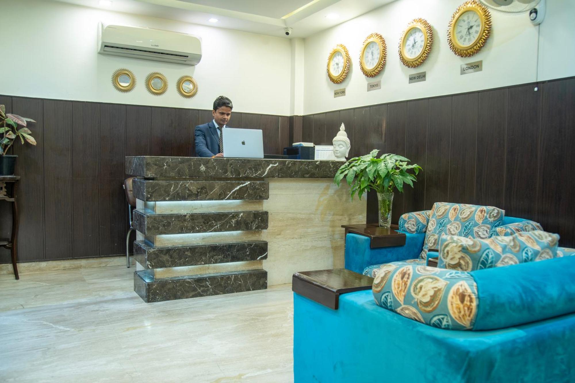 Nikko Blue - Boutique Hotel Гургаон Экстерьер фото
