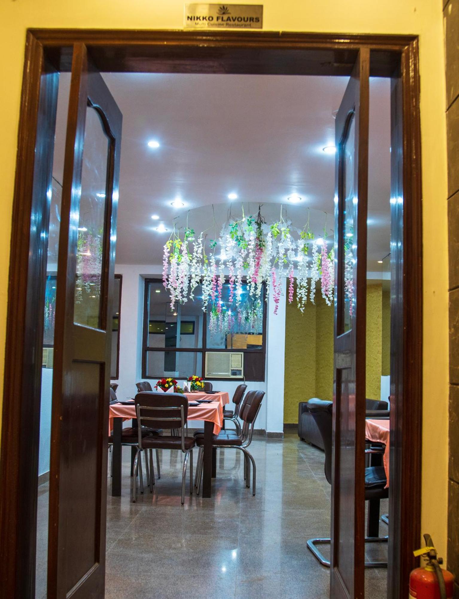 Nikko Blue - Boutique Hotel Гургаон Экстерьер фото