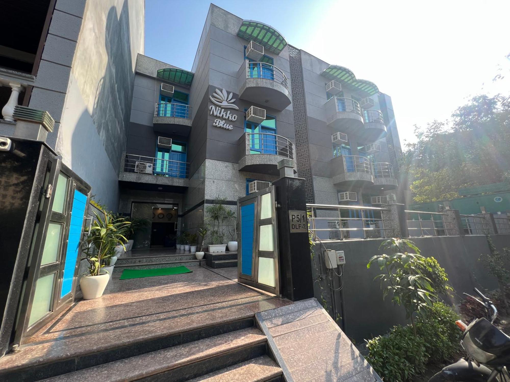 Nikko Blue - Boutique Hotel Гургаон Экстерьер фото