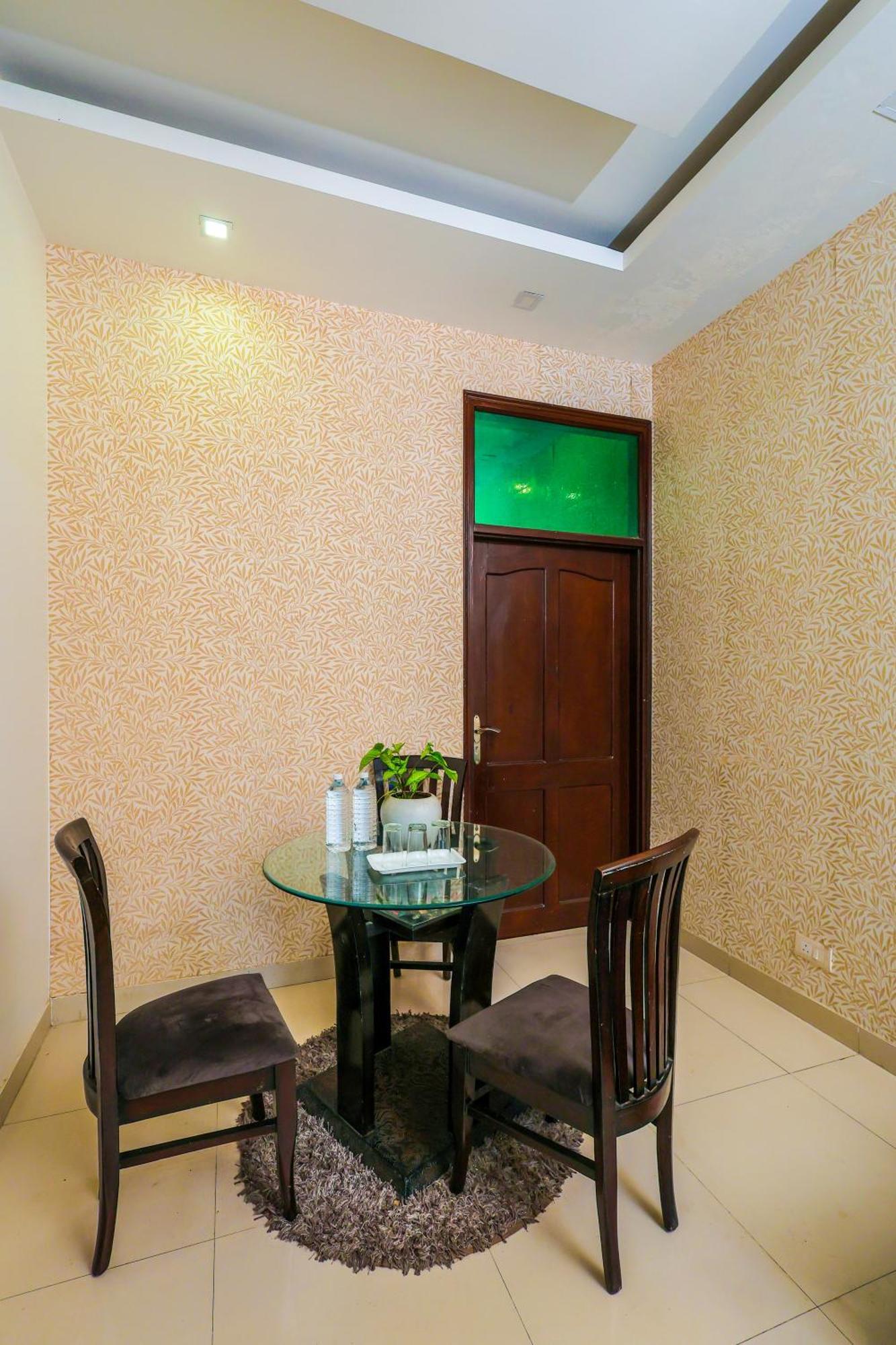 Nikko Blue - Boutique Hotel Гургаон Экстерьер фото