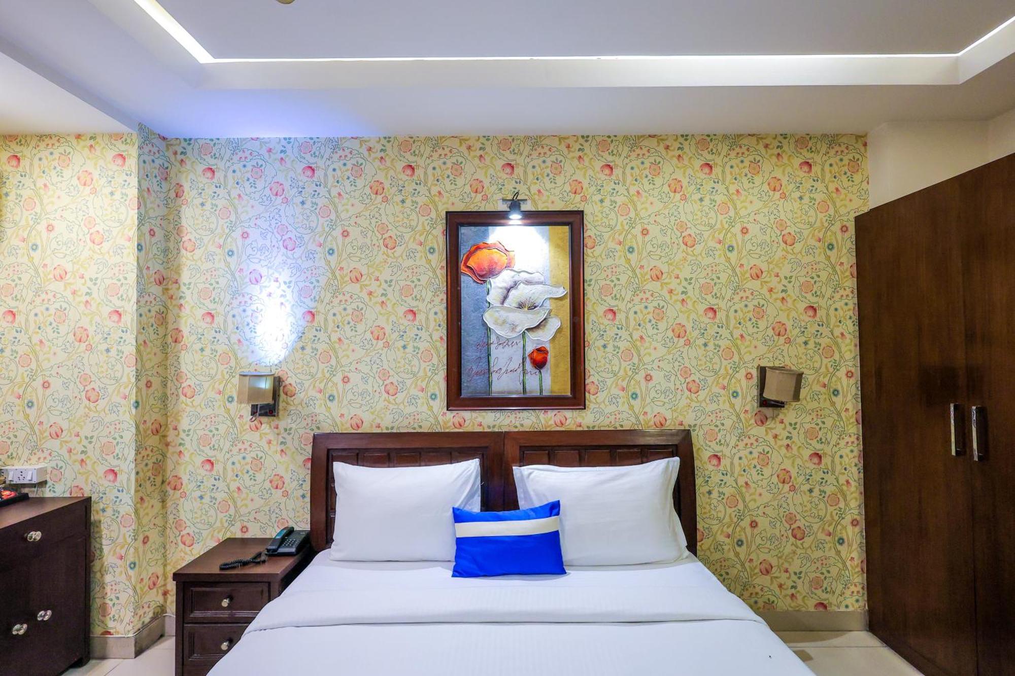Nikko Blue - Boutique Hotel Гургаон Экстерьер фото