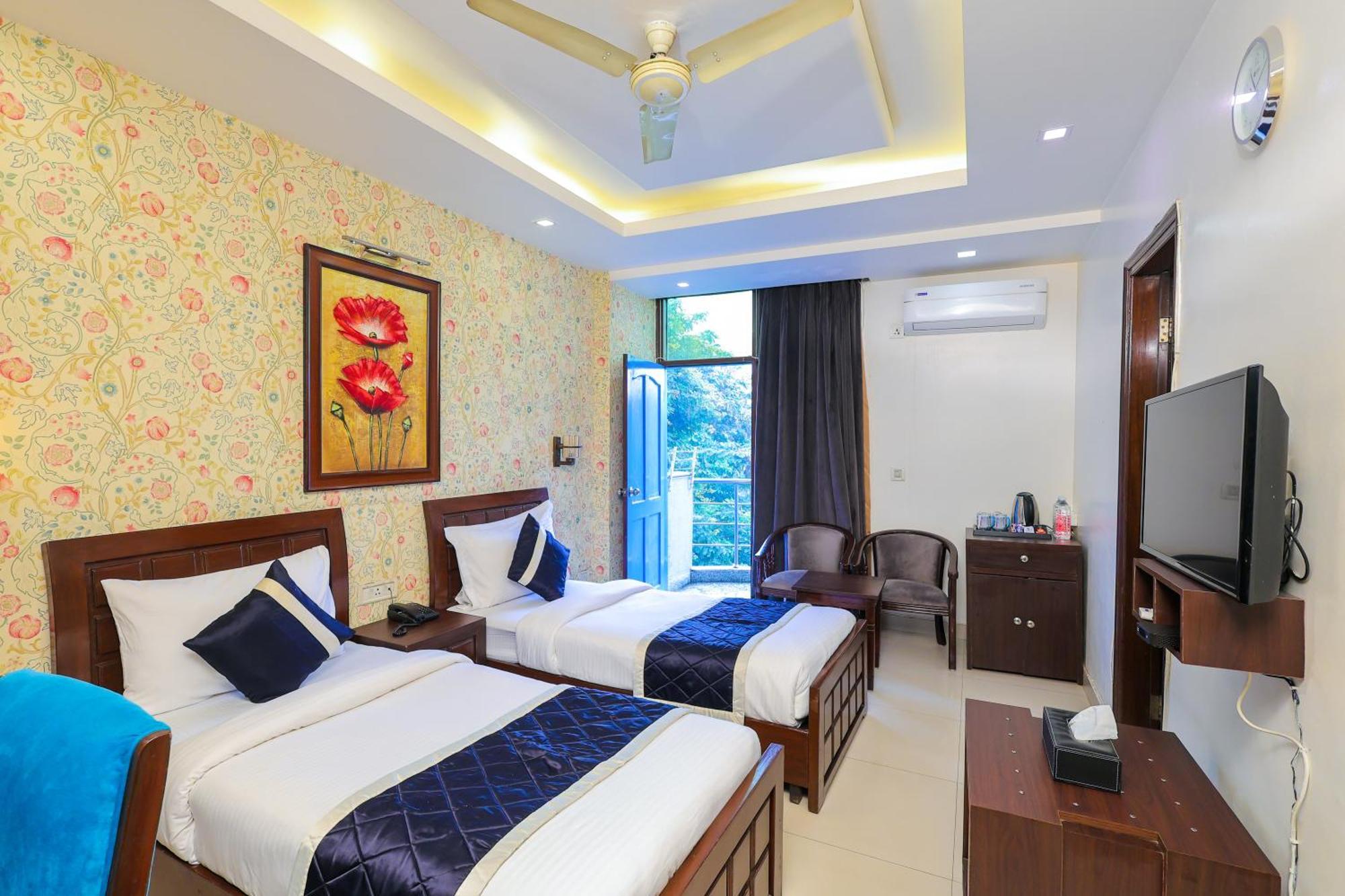 Nikko Blue - Boutique Hotel Гургаон Экстерьер фото