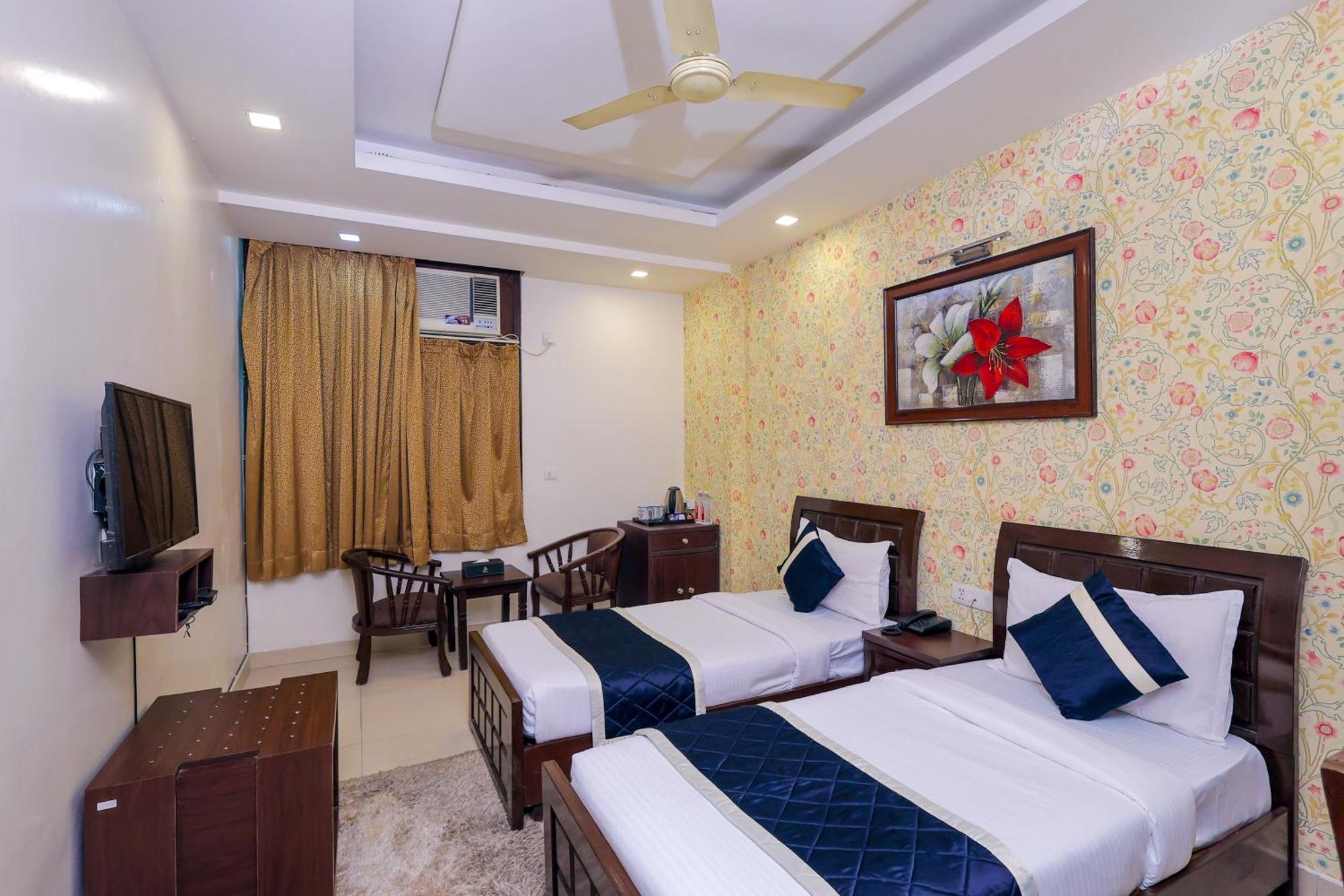 Nikko Blue - Boutique Hotel Гургаон Экстерьер фото