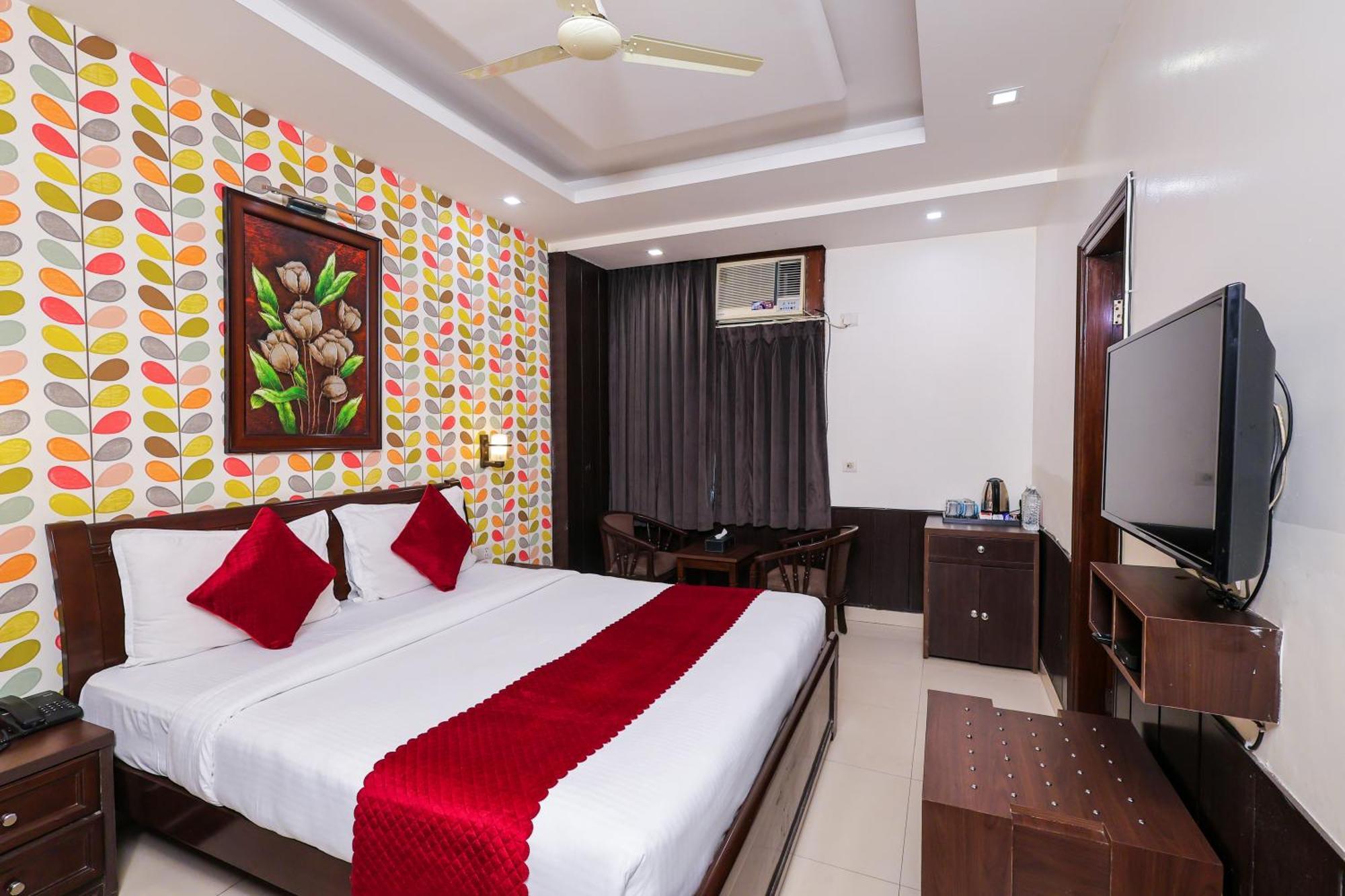 Nikko Blue - Boutique Hotel Гургаон Экстерьер фото