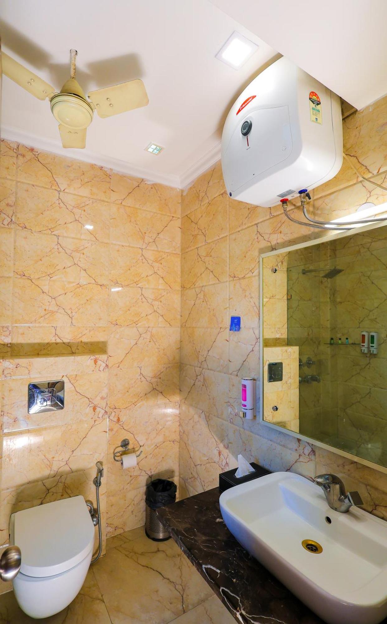 Nikko Blue - Boutique Hotel Гургаон Экстерьер фото
